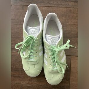 ADIDAS Gazelle green and white size women's 8.5